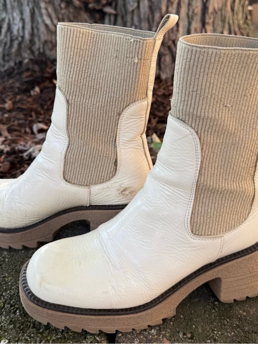 Cream Stretch-Panel Chunky Chelsea Heeled Boots